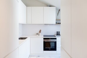 Køleskab, mikrobølgeovn, ovn, opvaskemaskine