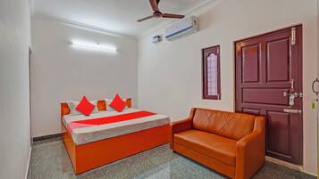 Standard Double Room | 1 bedroom, bed sheets