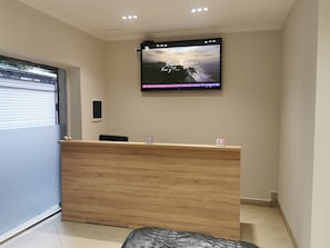Reception - GM Tirana Hostel (Tirana)