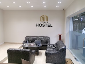 Living area - GM Tirana Hostel (Tirana)