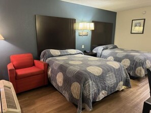 Dobbeltrom, parkutsikt | Skrivebord og wi-fi (inkludert)