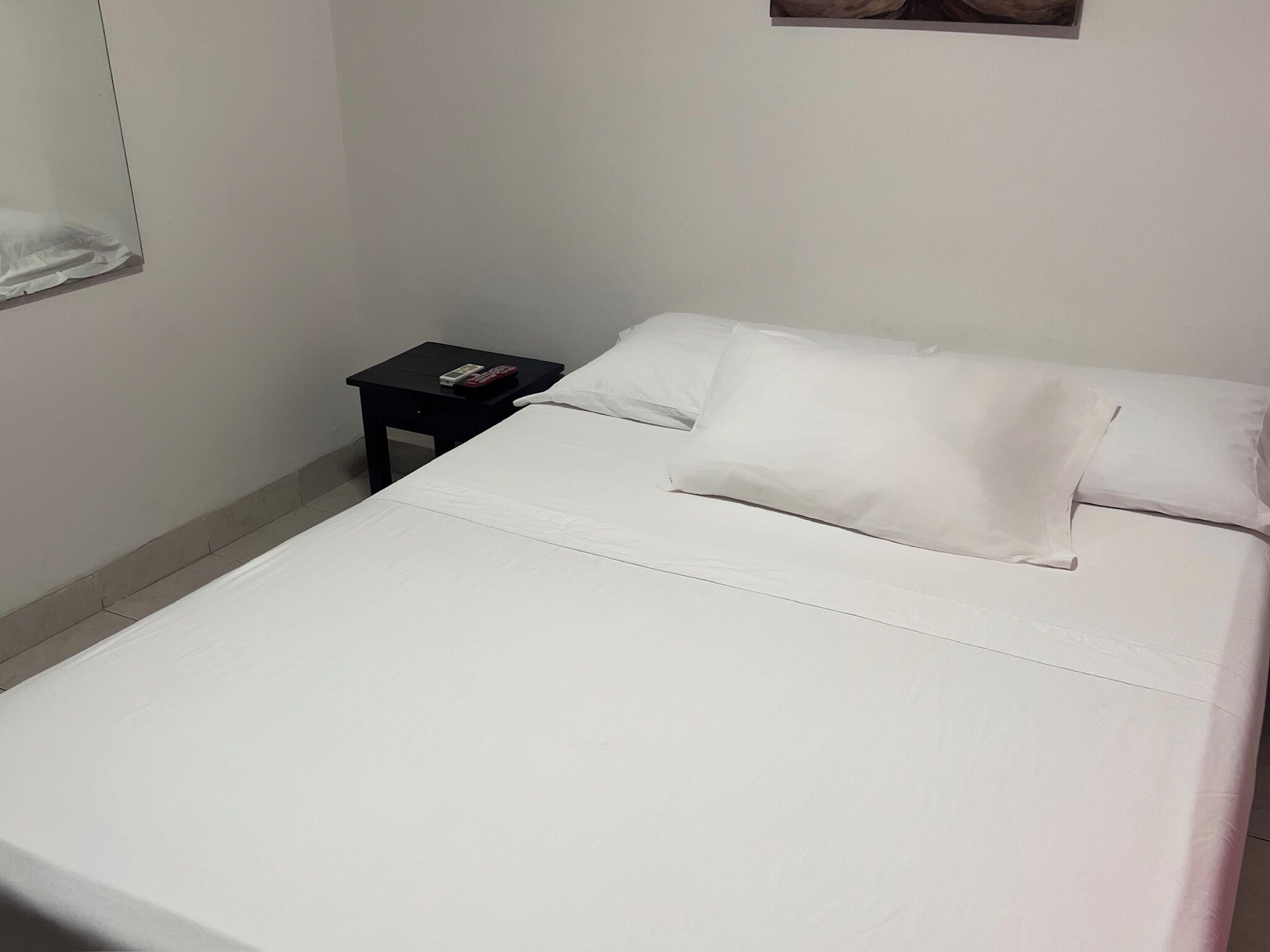 標準雙人房單人入住, 1 張加大雙人床 | 免費無線上網、床單