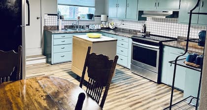 Beautiful 2-bedroom apartment in the heart of downtown Marshfield, WI!