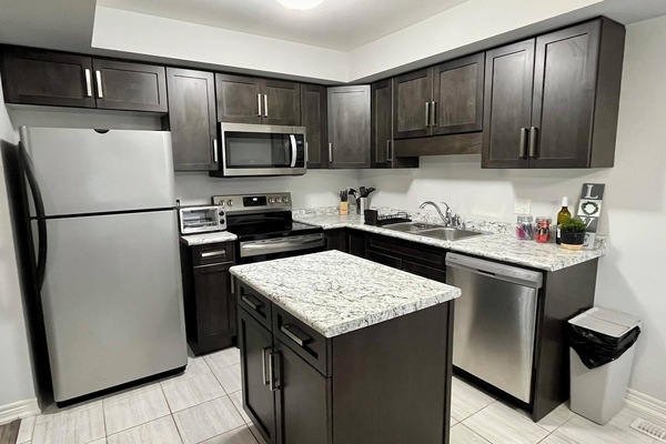 Refrigerador, microondas, horno, placa de cocina