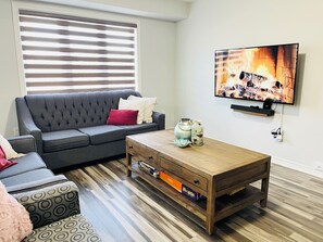 智能电视、电子游戏、桌上足球