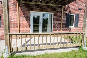 Exterior detail - Apartment near many locations. (Plymouth)