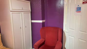 Standard Double Room with shared bathroom | Individually furnished