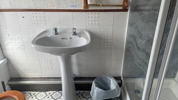 Towels, soap, shampoo, toilet paper