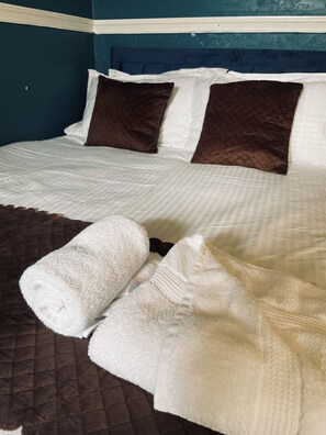 Standard Double Room | Individually furnished - Jewel Of The Sea (Blackpool)