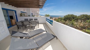 Outdoor dining - Duquesa Suites and Gardens 305 (Manilva)