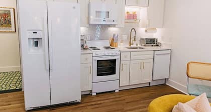 NEW!! The Coop I Pettigrew Adventures in Midtown - Located in Cooper Young