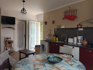 Interior - Gîte Indépendant Entre mer et Montagne Avec Piscine, Animaux Bienvenus (Fourques)