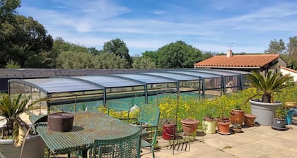Gßte Indépendant Entre mer et Montagne Avec Piscine, Animaux Bienvenus