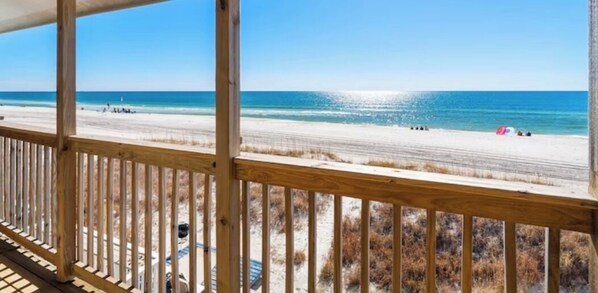 On the beach - Escape to Paradise: Stunning Oceanfront Beach House on Emerald Green Gulf Waters (Panama City Beach)