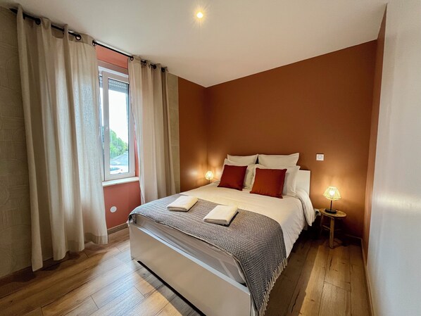 1 bedroom, iron/ironing board, WiFi, bed sheets - Lescinqsuites/ Le Marrakech - Dabnb (Limoges)