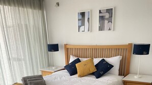 Deluxe Apartment, Balcony, Sea View - Helena Beach Apartment (Limassol)