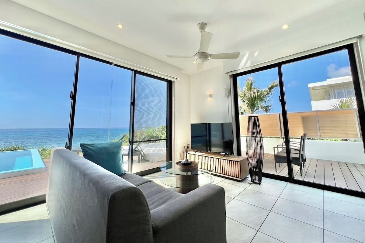 Habitación, para no fumadores, hidromasaje (Room No.5 / Private Pool & Daybed) | 1 habitación, escritorio, cortinas blackout y camas extra gratis