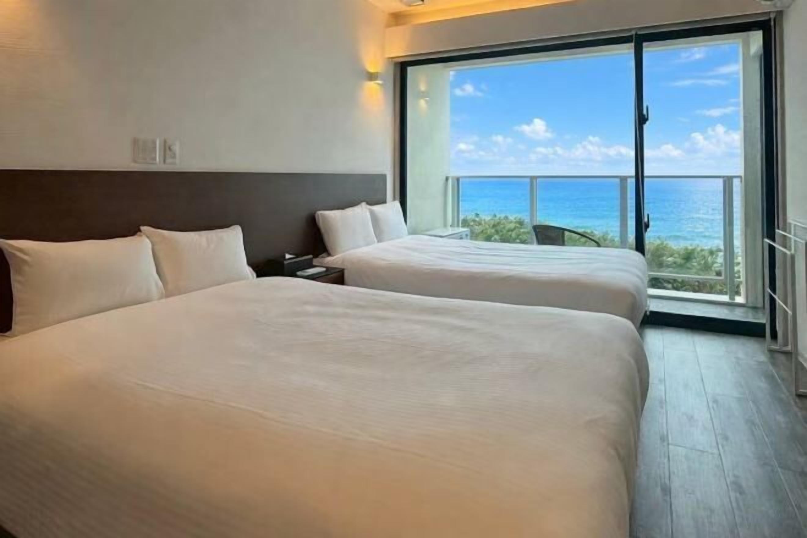 1 bedroom, desk, blackout drapes, free rollaway beds