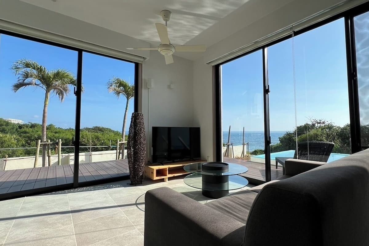 1 bedroom, desk, blackout curtains, free rollaway beds