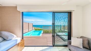 3 Außenpools, Sonnenschirme