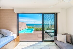 3 piscinas al aire libre, sombrillas