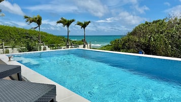 Kamar, Bebas Asap Rokok, kolam renang pribadi (Room No.1 with Garden & Daybed) | Pemandangan dari kamar