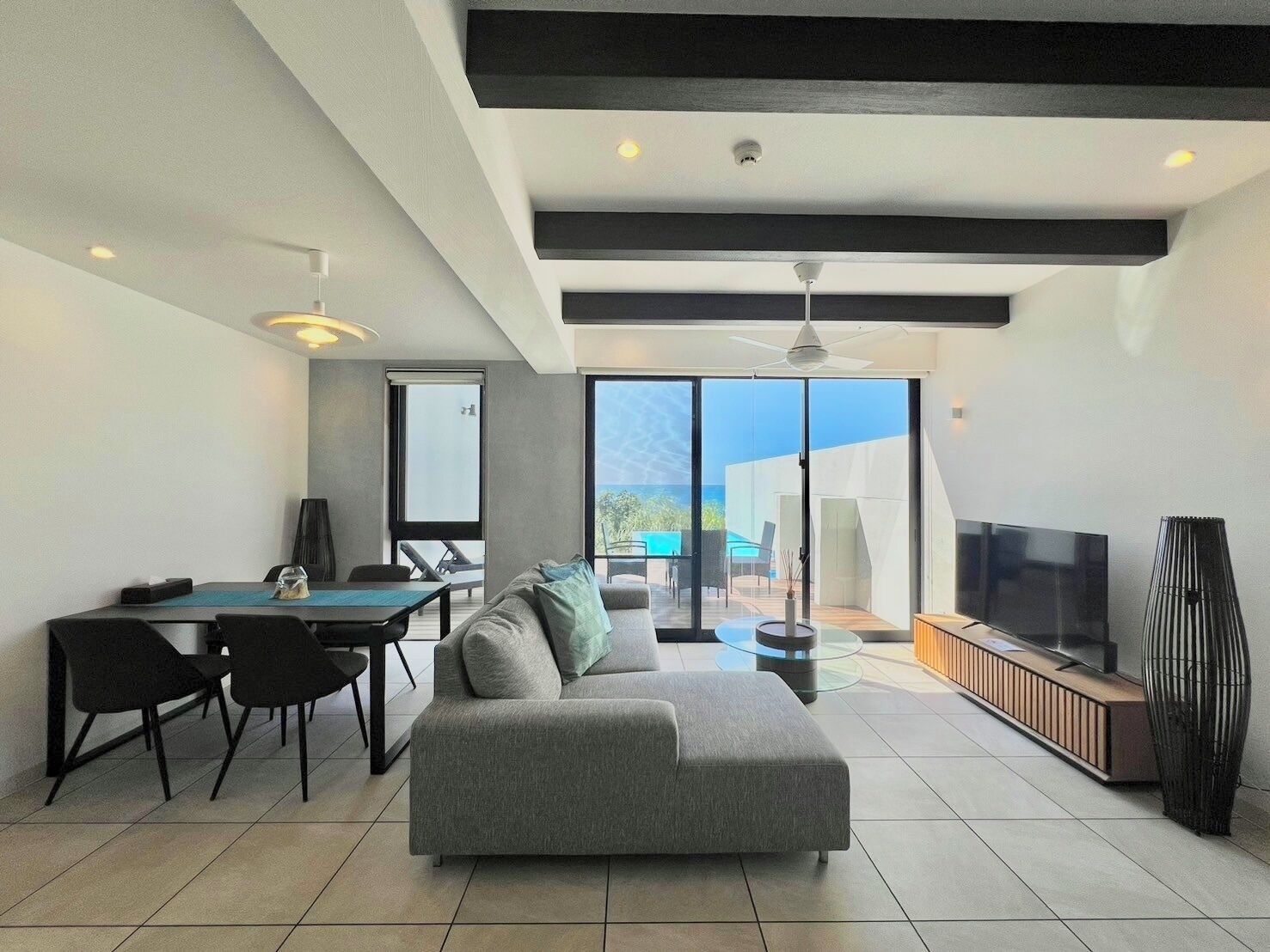 Room No.3  (プール付き) 禁煙 | 1 室のベッドルーム、デスク、遮光カーテン、可動式ベッド (無料)