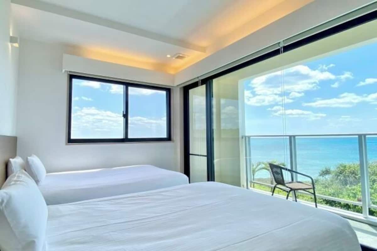 1 soverom, skrivebord, blendingsgardiner og ekstrasenger (inkludert)