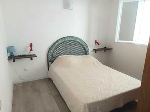 1 Schlafzimmer, Bügeleisen/Bügelbrett, Bettwäsche