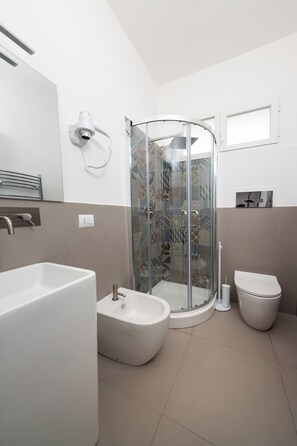 Comfort Single Room, Balcony, Beach View | Bathroom | Free toiletries, hair dryer, towels, soap - Sant'Agata Relais  (Messina)