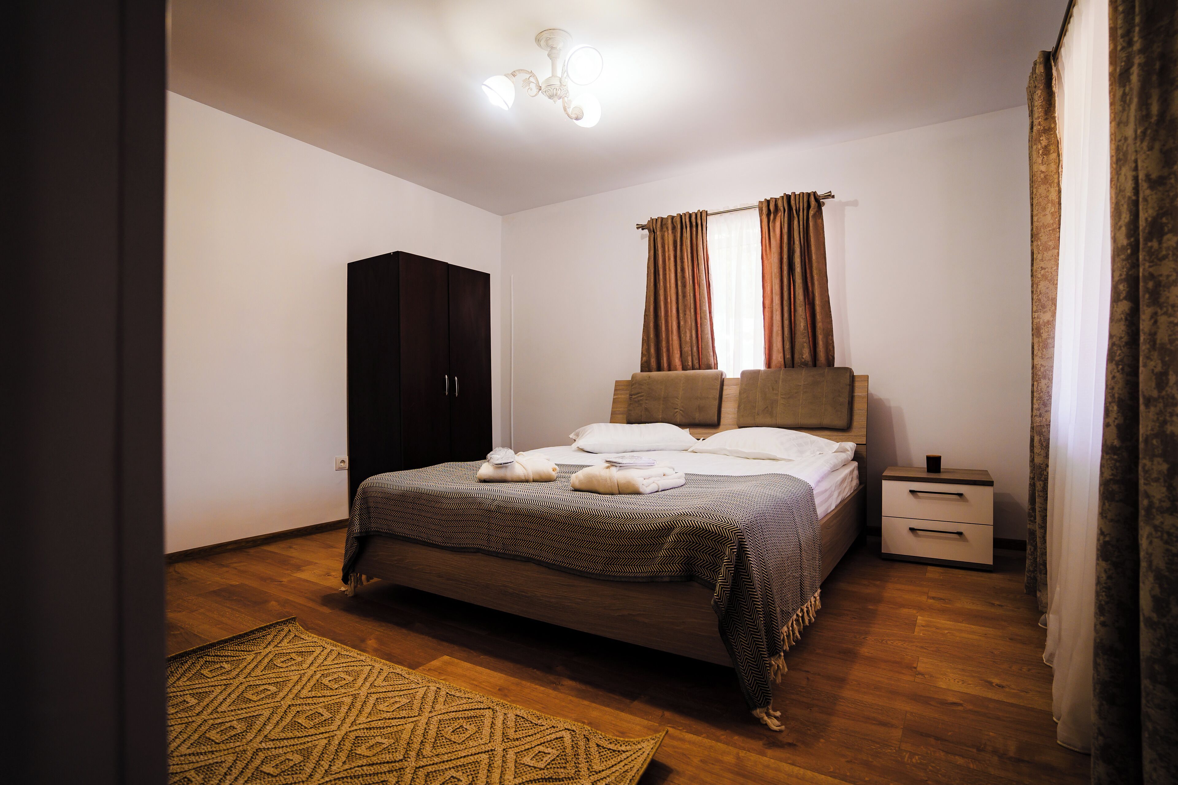 8 Schlafzimmer, Bügeleisen/Bügelbrett, WLAN, Bettwäsche