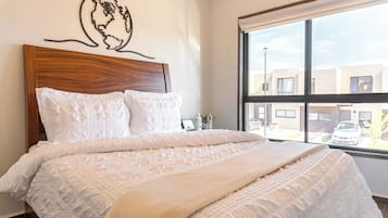 3 bedrooms, iron/ironing board, WiFi, bed sheets