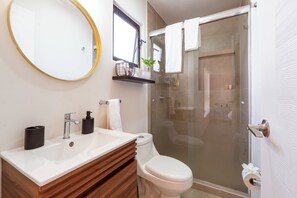 Håndklæder, Sæbe, Shampoo, Toiletpapir