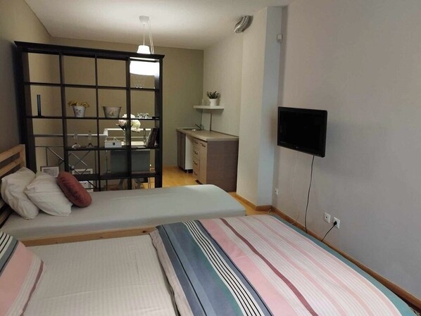 1 bedroom, WiFi, bed sheets