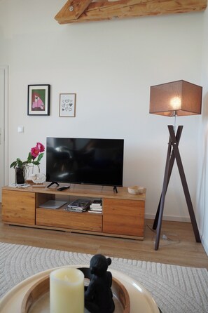 Interior - Neue , Moderne , Lichtdurchflutete Ferienwohnung 🌸 (Hallerndorf)