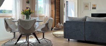 Neue , Moderne , Lichtdurchflutete Ferienwohnung 🌸