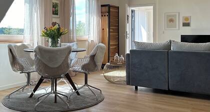 Neue , Moderne , Lichtdurchflutete 60qm Ferienwohnung 🌸