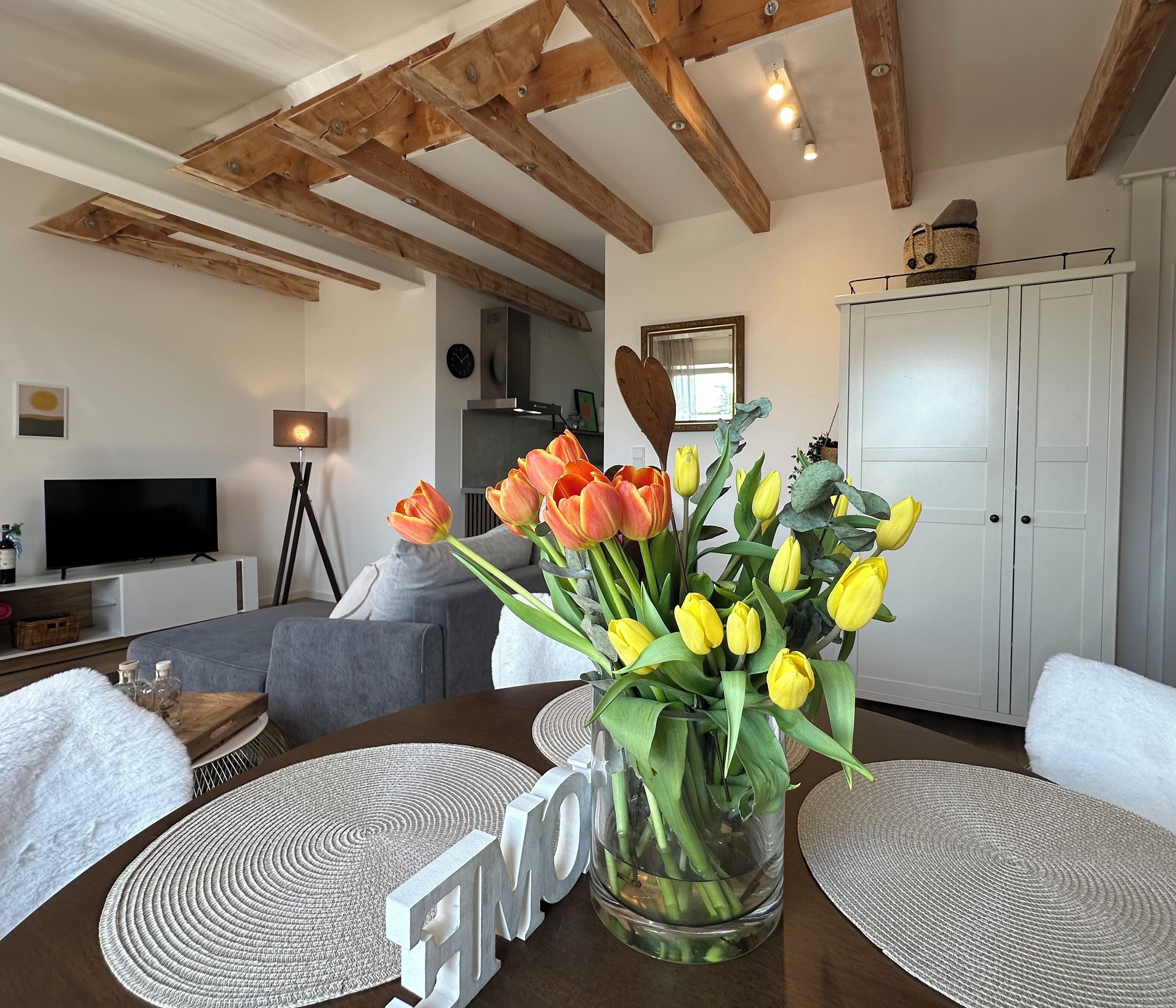 Neue , Moderne , Lichtdurchflutete 60qm Ferienwohnung - Hirschaid