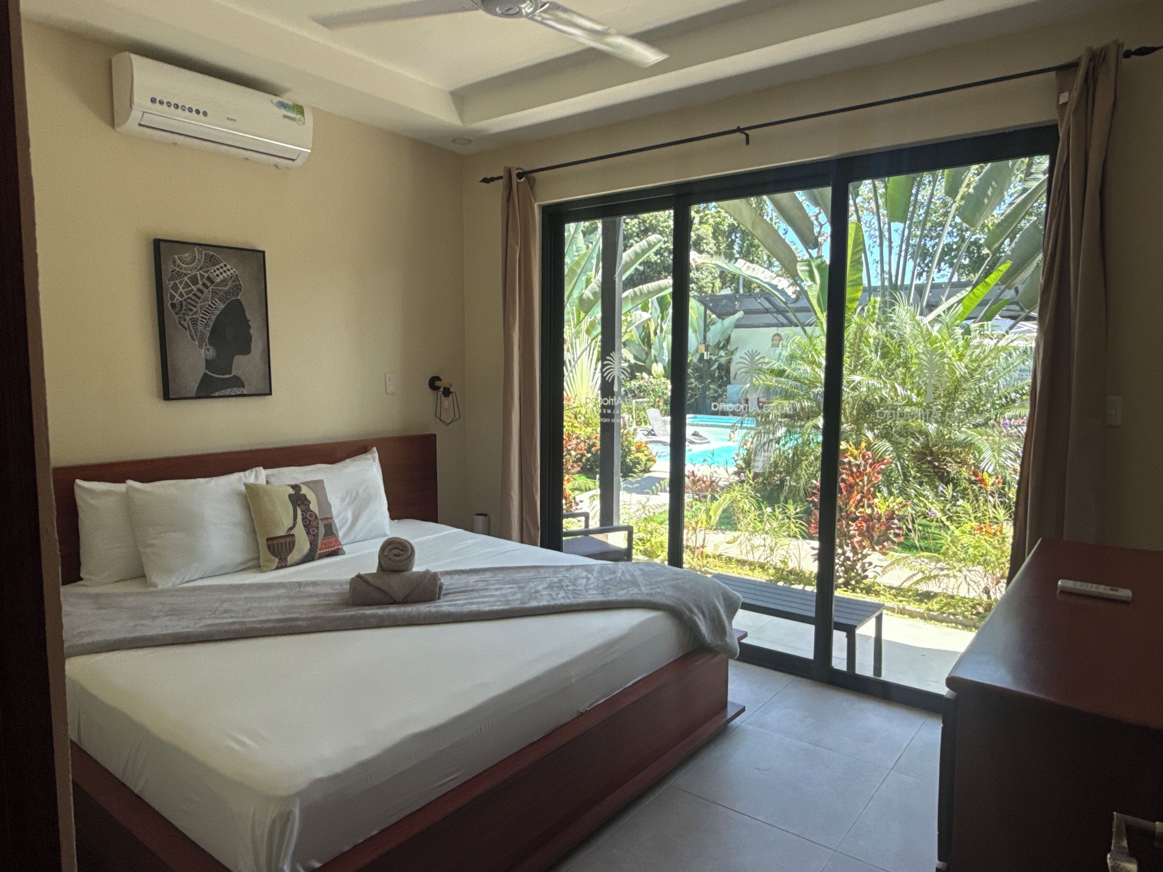 3 bedrooms, WiFi, bed sheets