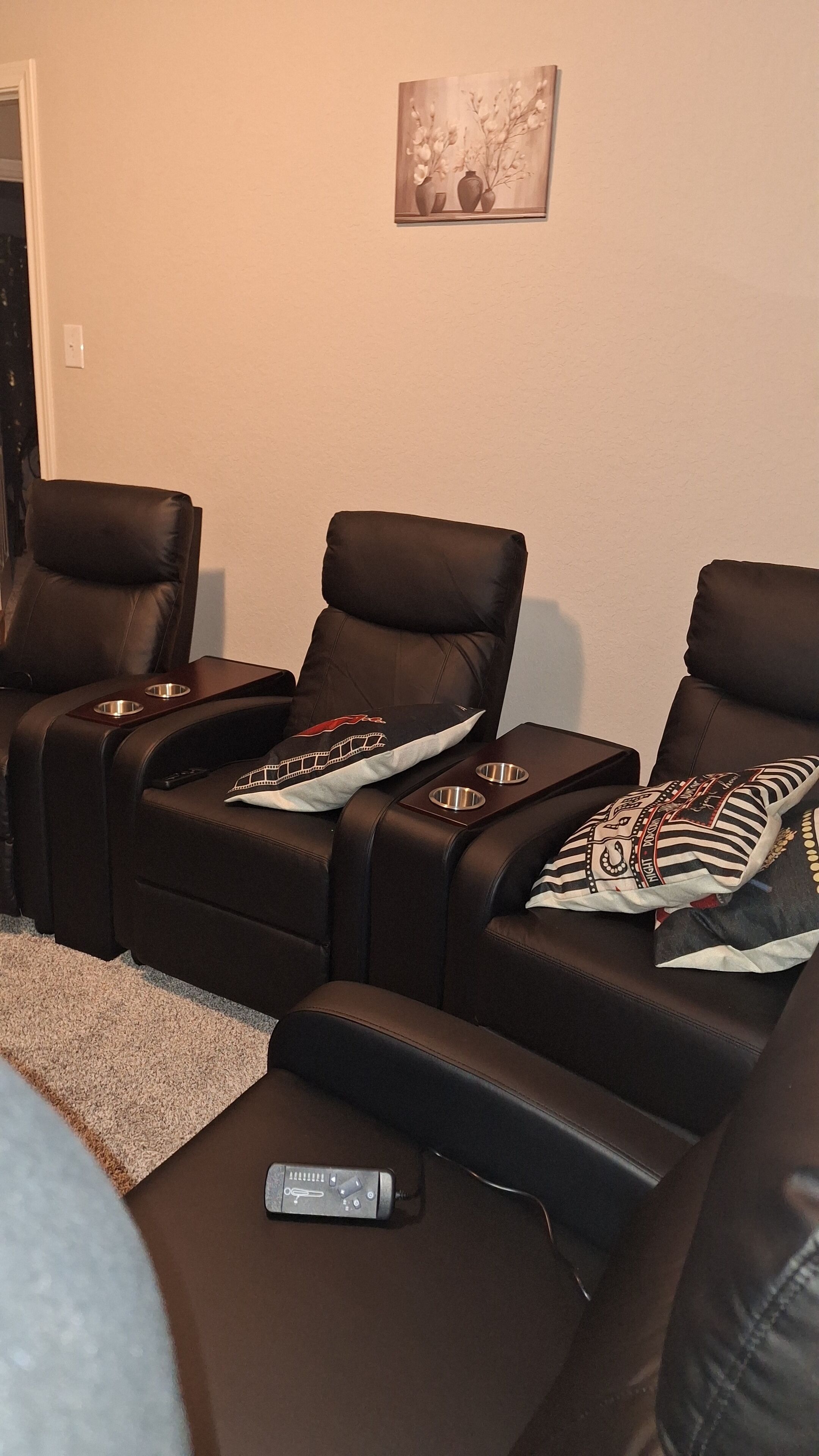 Larger 7+ Bed Home  With Movie Theater Near Sanantonio & Randolph Air Force Base - Universal City, TX
