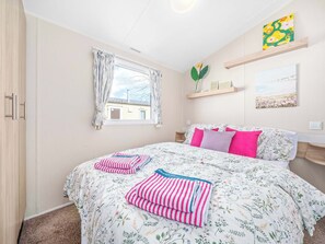 3 bedrooms, free WiFi, bed sheets