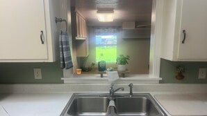 茶具/咖啡用具、冰箱、微波炉、烤箱