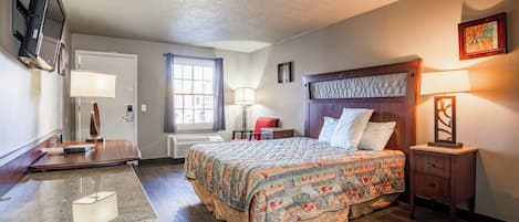 Standard Room, 1 King Bed | Desk, free WiFi