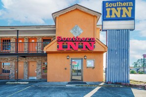 Front of property - Southern Inn By OYO Walterboro I-95 (Walterboro)