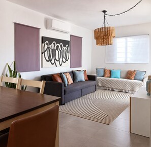 Smart TV, books, music library - Family Pool /Sleep 10/ 5 Min  Isla Verde Beach & Sju Airport (Los Angeles, Carolina)