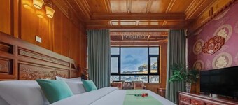 Songjing Bieyuan Homestay (Shangri-La Ganden Sumtseling Monastery)