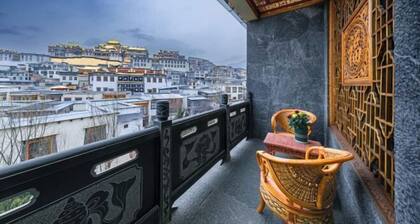Mechari Hotel (Shangri-La Ganden Sumtseling Monastery)
