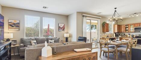 تلفزيون ذكي، كُتُب، شاشة كمبيوتر