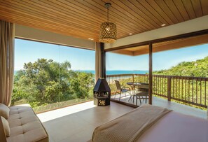 Chambre Double Deluxe, 1 grand lit et 1 canapé-lit, balcon, vue mer | Literie de qualité supérieure, bureau