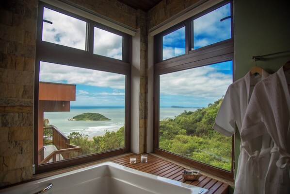 Chambre Double Deluxe, balcon, vue mer | Bain à remous privé